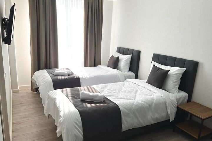 Room 14 of 33