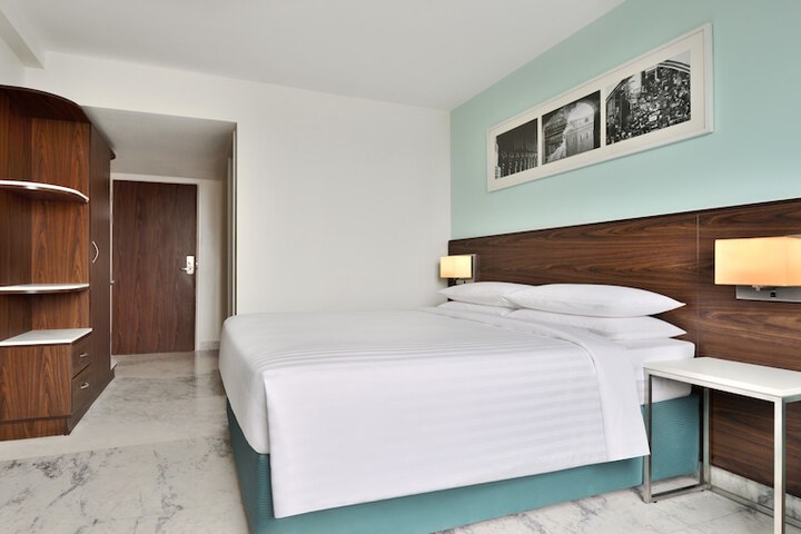 Room 4 of 59