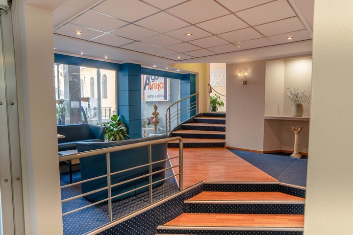 Guest Lobby