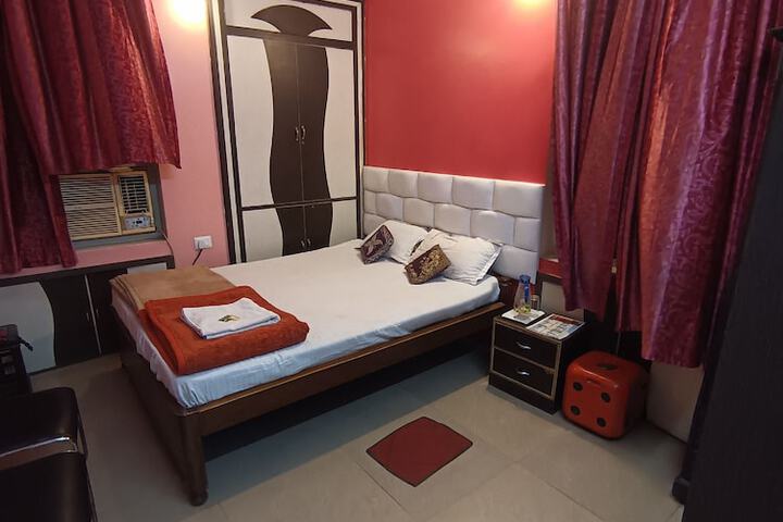 Room 27 of 59