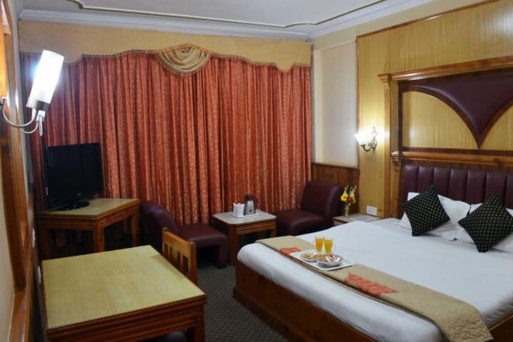 Room 33 of 49