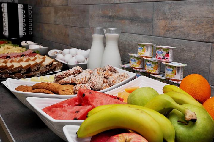 Breakfast/Coffee Service 30 of 34