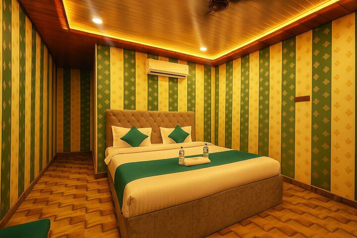 Room 15 of 34