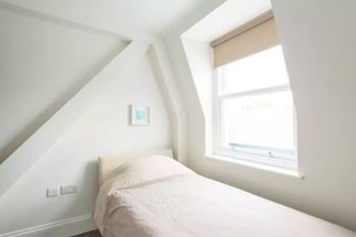 Room 14 of 66