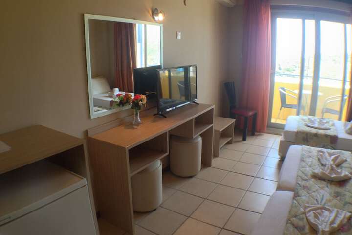 Room 15 of 50