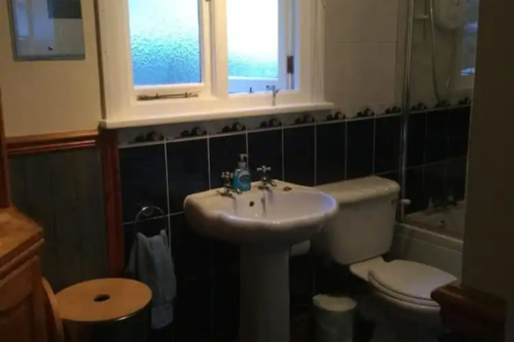 Room 10 of 21