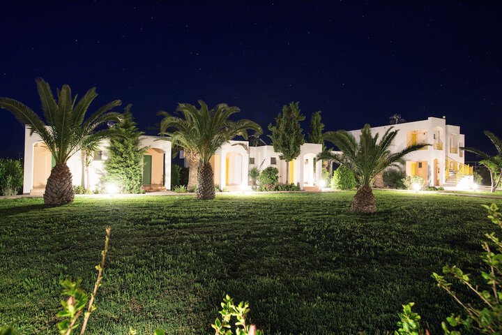 Hotel Exterior 207 of 229