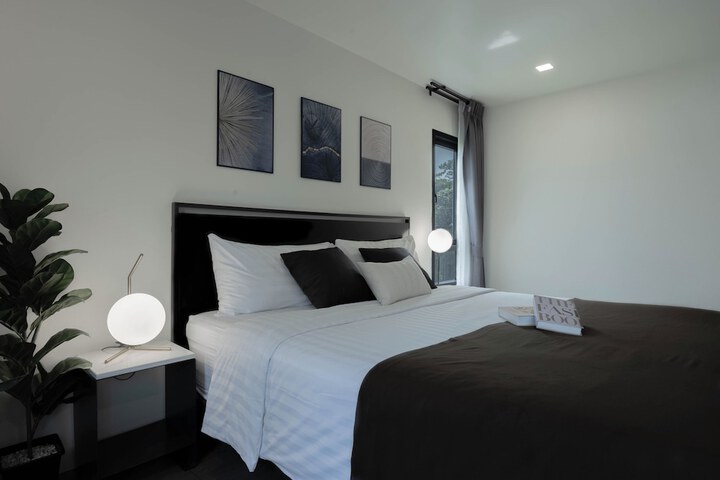 Room 8 of 39