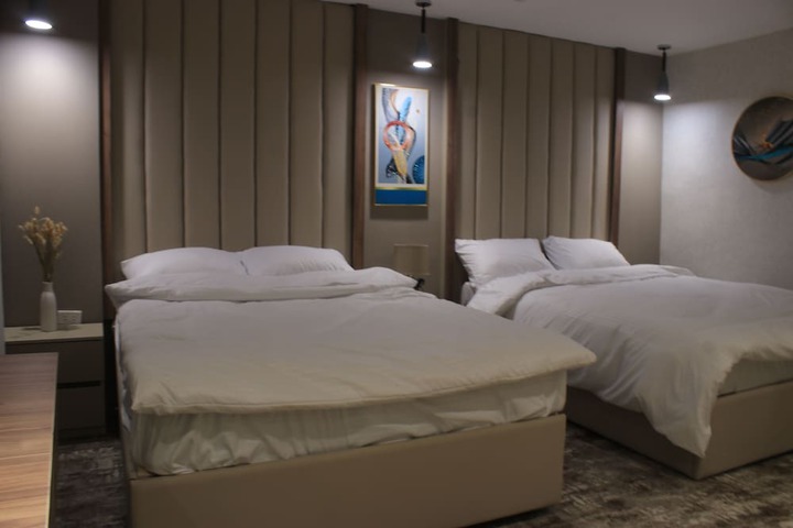 Room 11 of 48