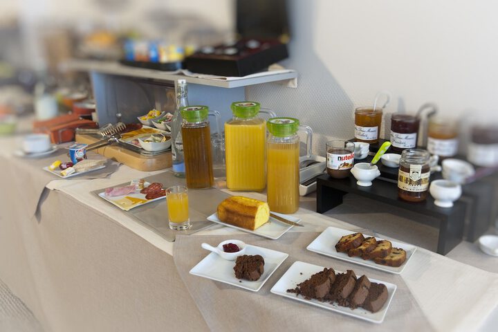 Breakfast/Coffee Service 27 of 45