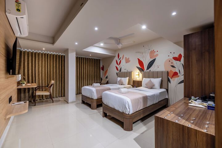 Room 4 of 27