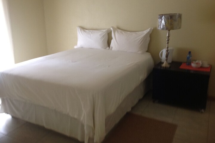 Room 10 of 31