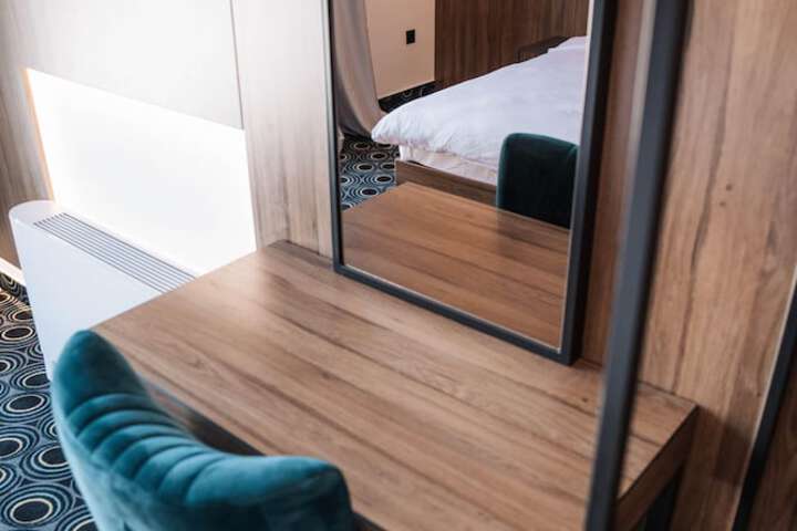 Room 2 of 49