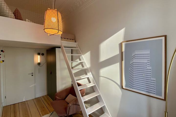 Room 7 of 28