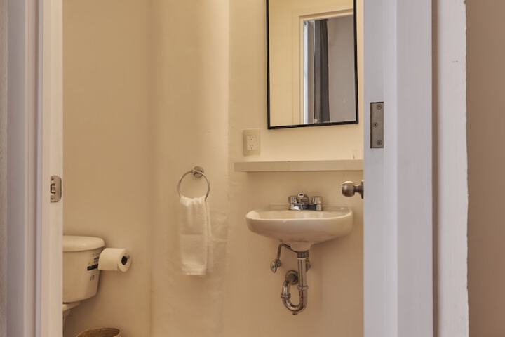 Room 30 of 47