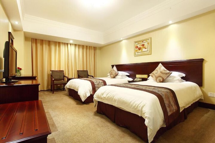 Room 18 of 36