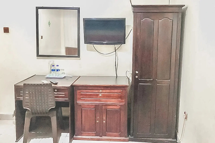 Room 4 of 14