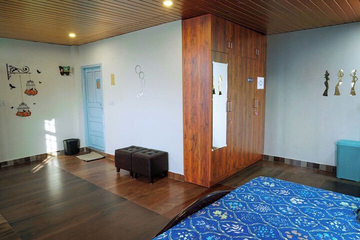 Room 43 of 53