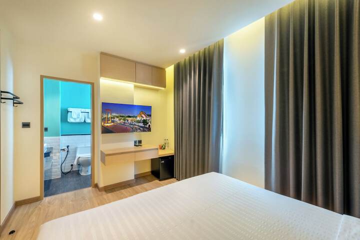 Room 28 of 90