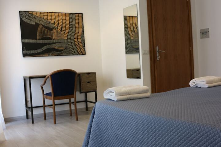 Room 27 of 90
