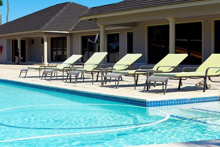 Pool 17 of 27