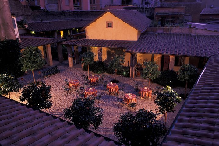 Hotel Exterior 33 of 45
