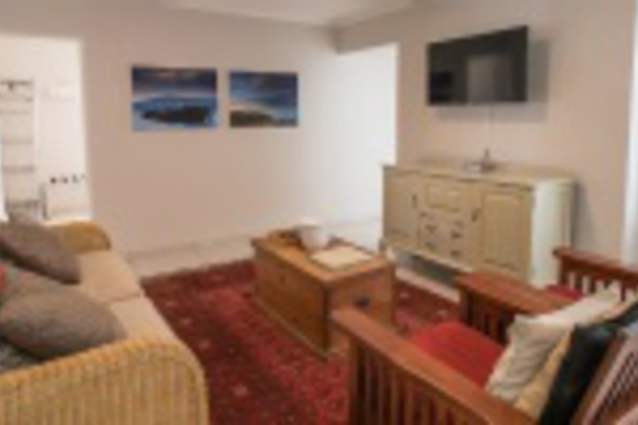 Room 210 of 648
