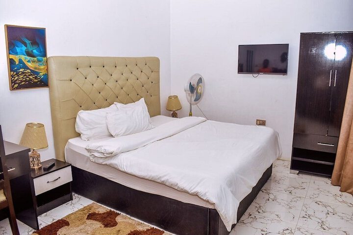 Room 16 of 72