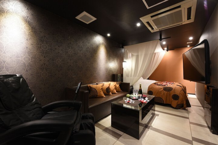 Room 5 of 34