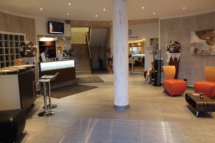 Guest Lobby
