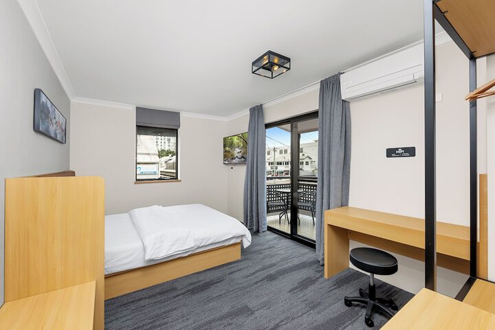 Room 11 of 47