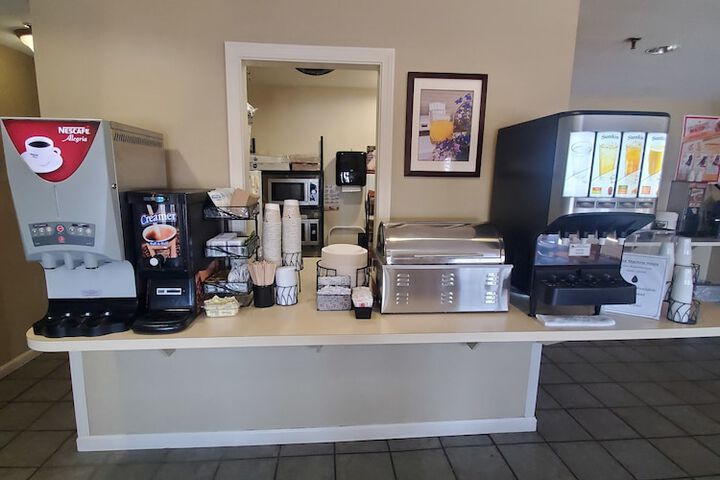 Breakfast/Coffee Service 36 of 45