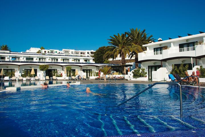 Hotel Pool