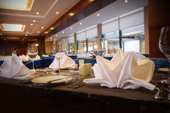 Dining 40 of 60