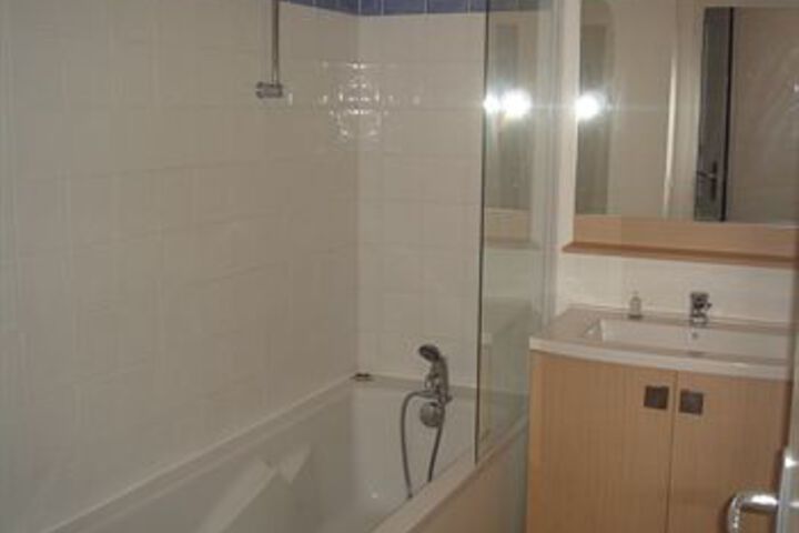 Room 4 of 30