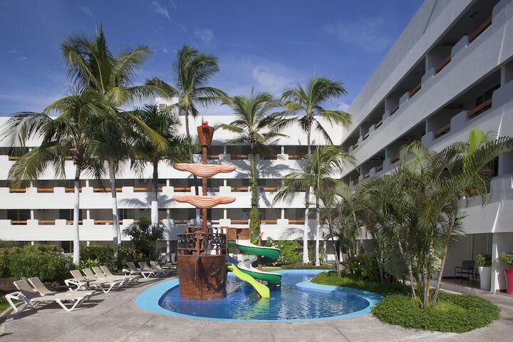 Pool Hotel