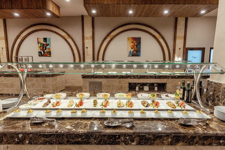 Dining 42 of 62