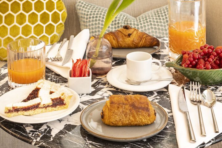Breakfast/Coffee Service 106 of 141