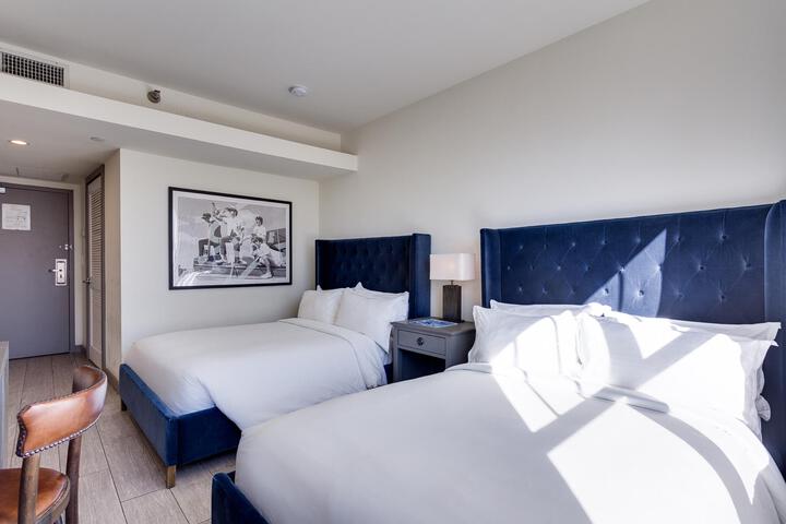 Standard Room, King or Two Doubles (6 of 15)