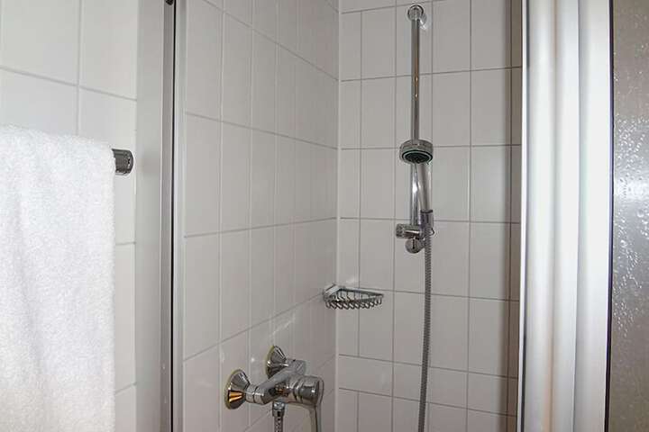 Room 15 of 34