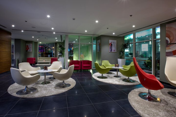 Entrance & Lobby