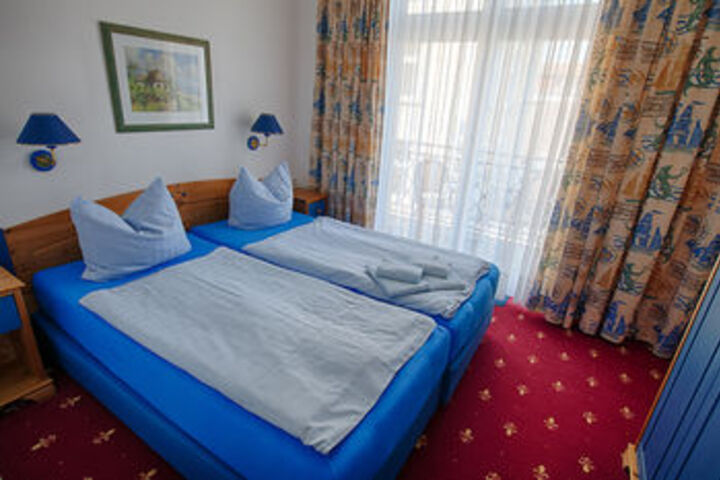 Room 5 of 15