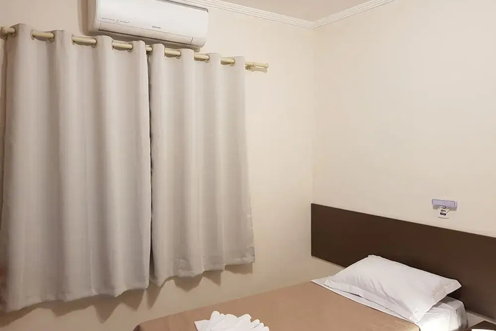 Room 2 of 11