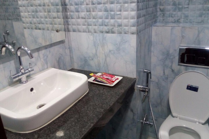 Room 15 of 19