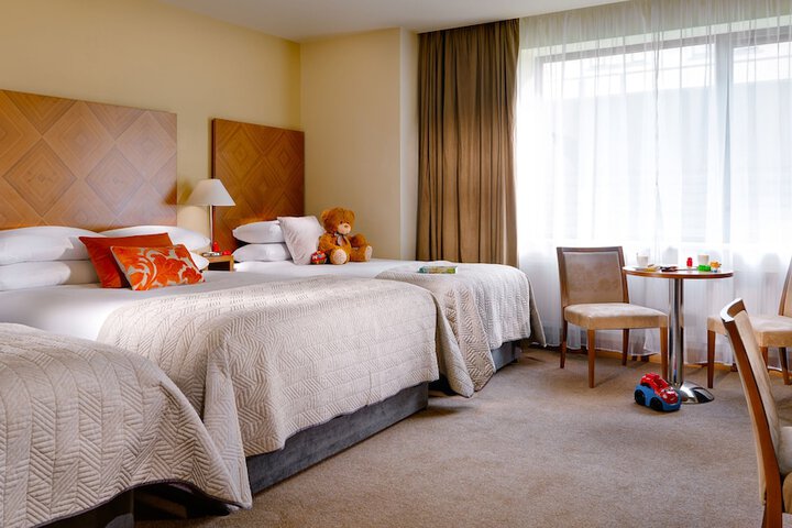 Room 33 of 96