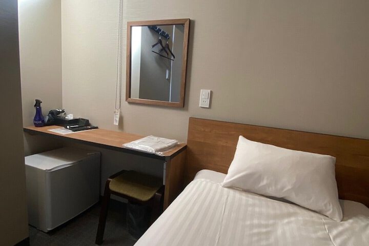 Room 16 of 35