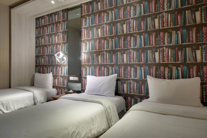 Room 22 of 203