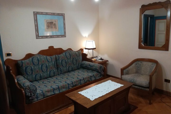 Room 53 of 161