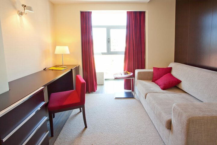Room 18 of 38