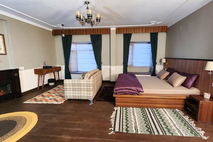 Room 10 of 20
